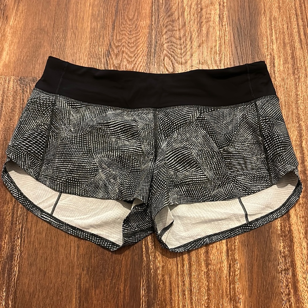 Lululemon Speed Up Size 6 - image 1